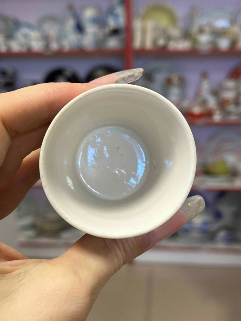 Фарфоровая стопка с героями из "Ну-погоди". Деколь. Винтаж. Картинка 3